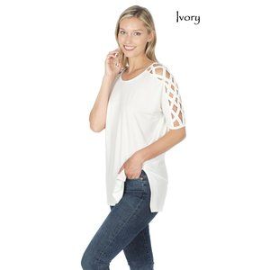 Zenana CRISS-CROSS SHOULDER Top Ivory